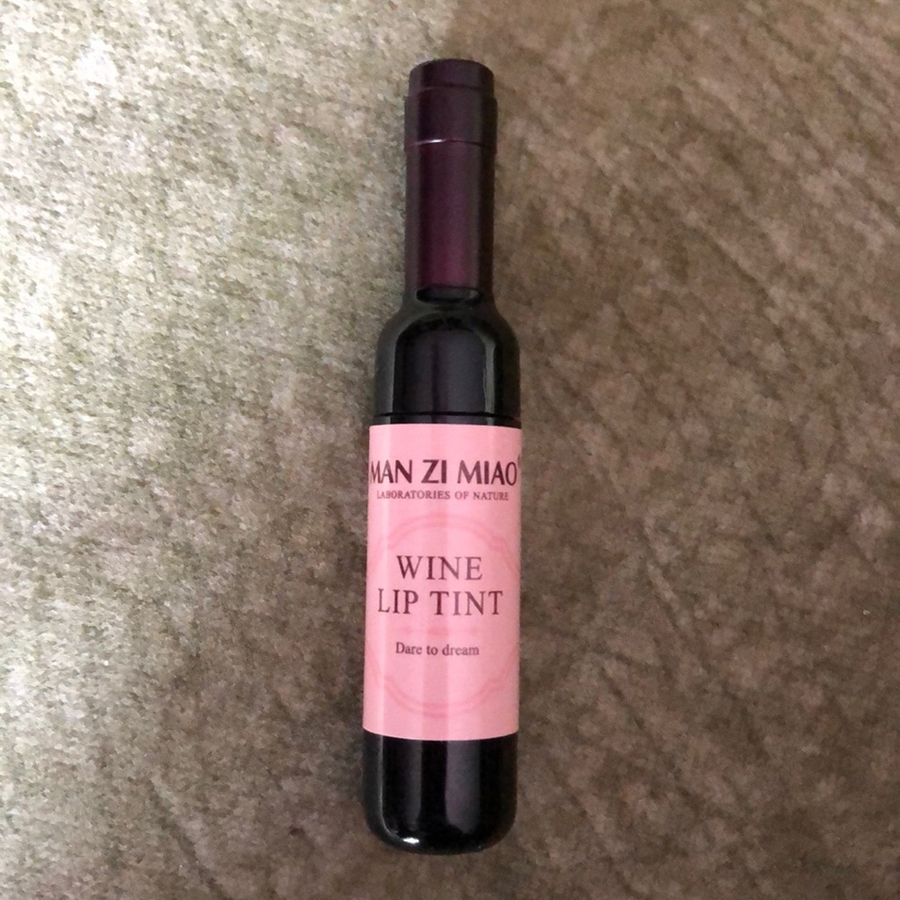 NWOT MAN ZI MIAO WINE LIP TINT, MERLOT BURGANDY